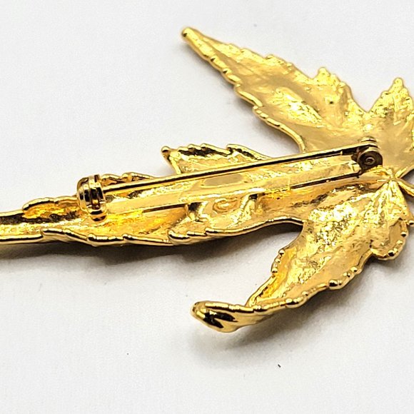 Autumn Fall Pin Brooch Maple Leaf Gold-Tone Realistic Design 1.5" - Picture 6 of 6